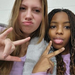 Meet your Posher, Felicity